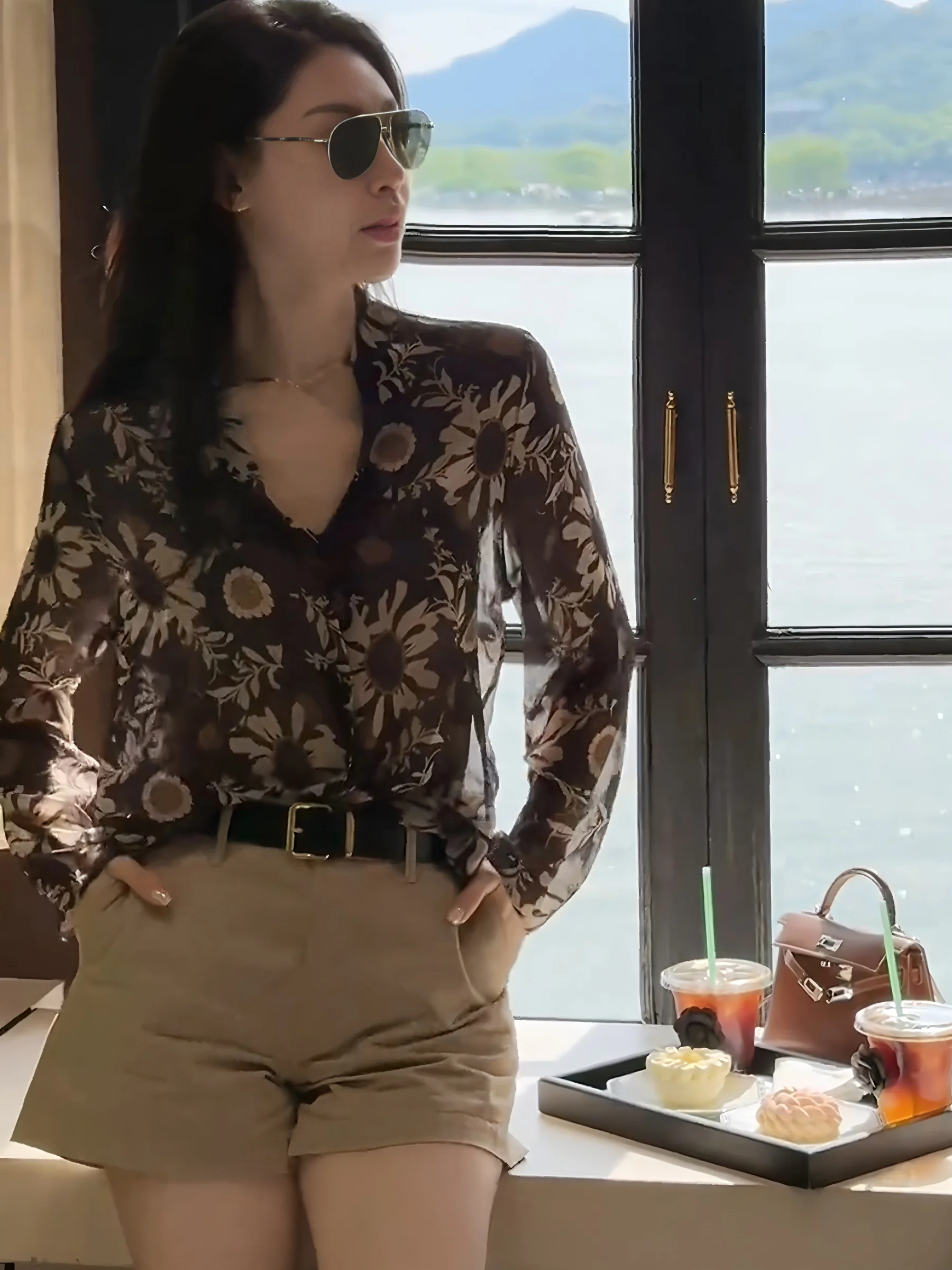 

Women's Summer Thin Long-Sleeved V-Neck Shirt, French Floral Printed Chiffon Shirt, Korean Style Holiday Style Floral Sun Protection Cardigan Thin Gauze Top