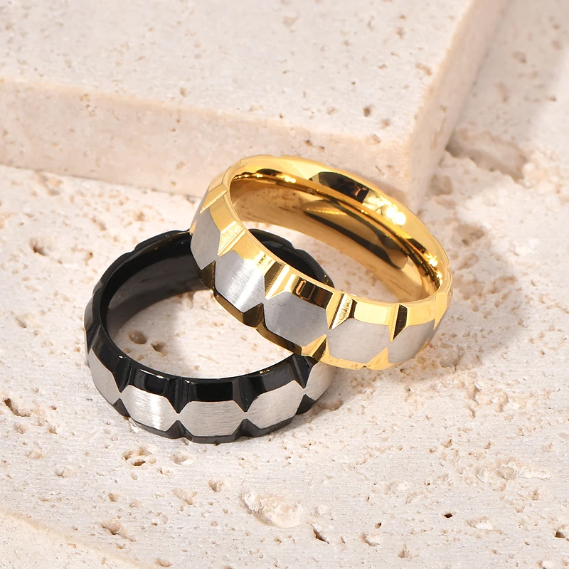 Original New Simple Beveled Edge V-Slot Electricity Couple Ring Spot Trendyy Titanium Steel Ring Hip-Hop Trendyy Ring