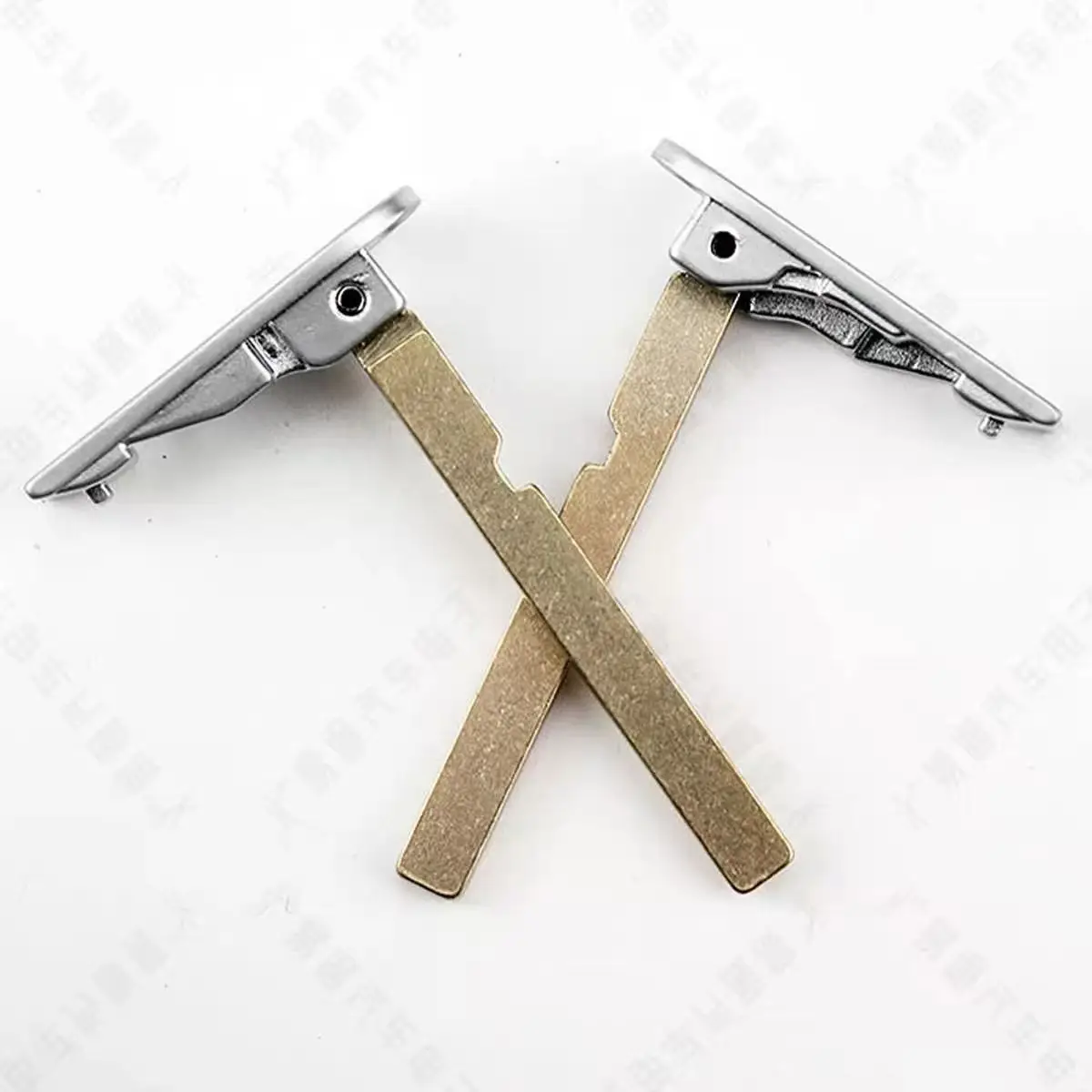 10 PCS/lot  Suitable for Geely Lingke 05 06 smart card small key Lingke 05 06 remote control emergency mechanical key