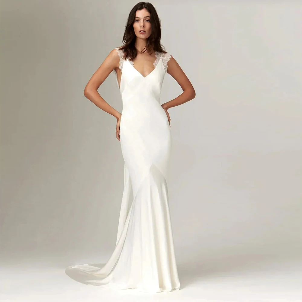 

Customized White Mermaid Wedding Dress with Lace Spagheeti Straps Women Open Back Court Train V-Neck Sleeveless Bridal Gowns