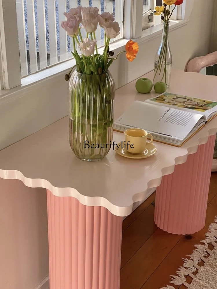 Mesa de jantar de escritório em formato especial simples e moderna rosa em forma de onda de vento creme