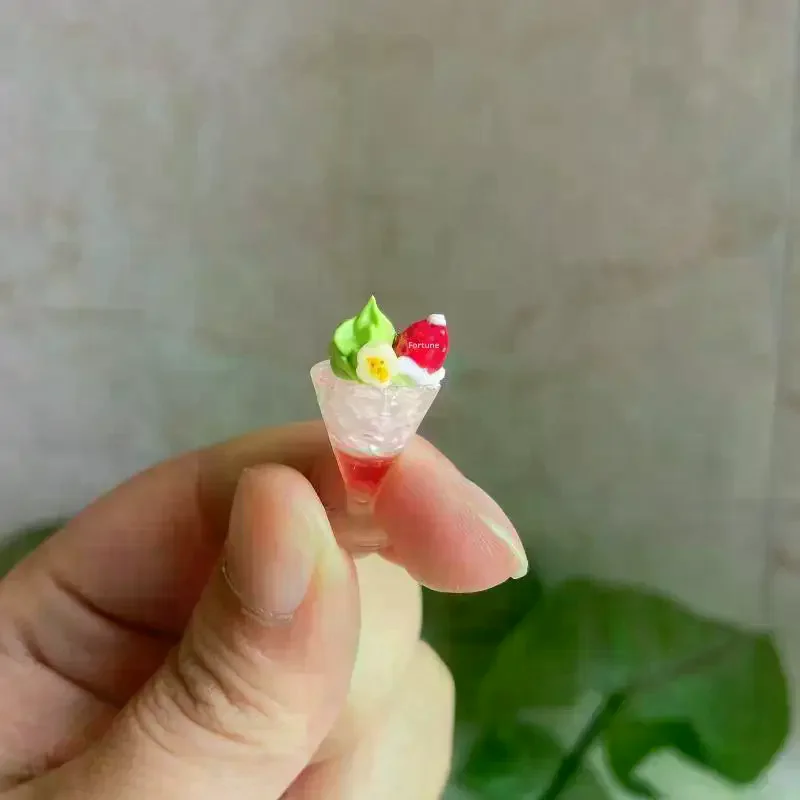 

1/5Pcs Miniature Dollhouse Cream Cake Dessert Christmas Strawberry Ice Cream Cup Pretend Play Kitchen For Kids Toy Accessories