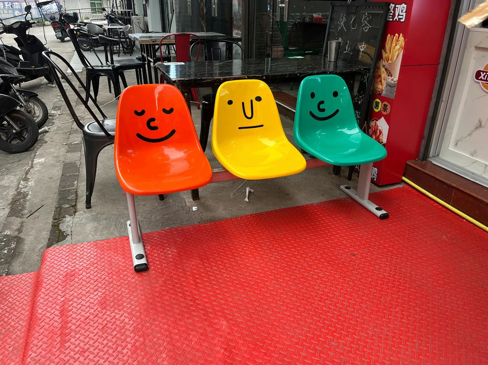 Internet celebrity row chair with smiley face sticker glossy matte row chair outdoor indoor barber shop coffee shop amusement pa