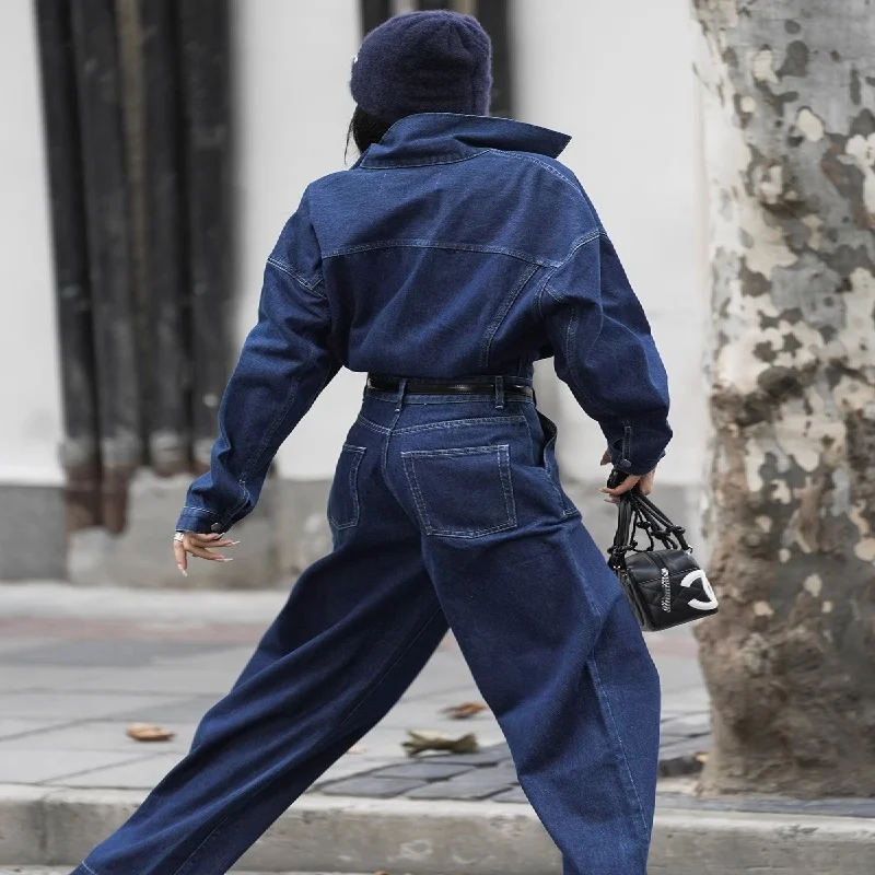 Blauw design denim jumpsuit dames lente en herfst kraag modieuze werkkleding grote zak losse broek