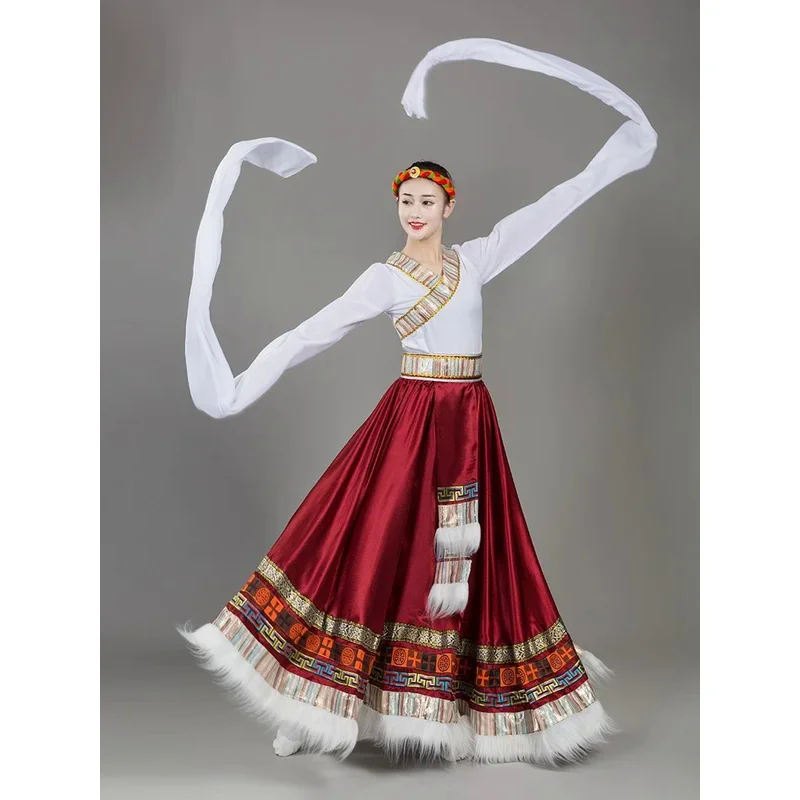 زي أداء الرقص التبتي ، قمم التبت ، زي الرقص العرقي ، ممارسة تنورة متأرجحة كبيرة ، تنورة تبتية ، حدث عرض ،