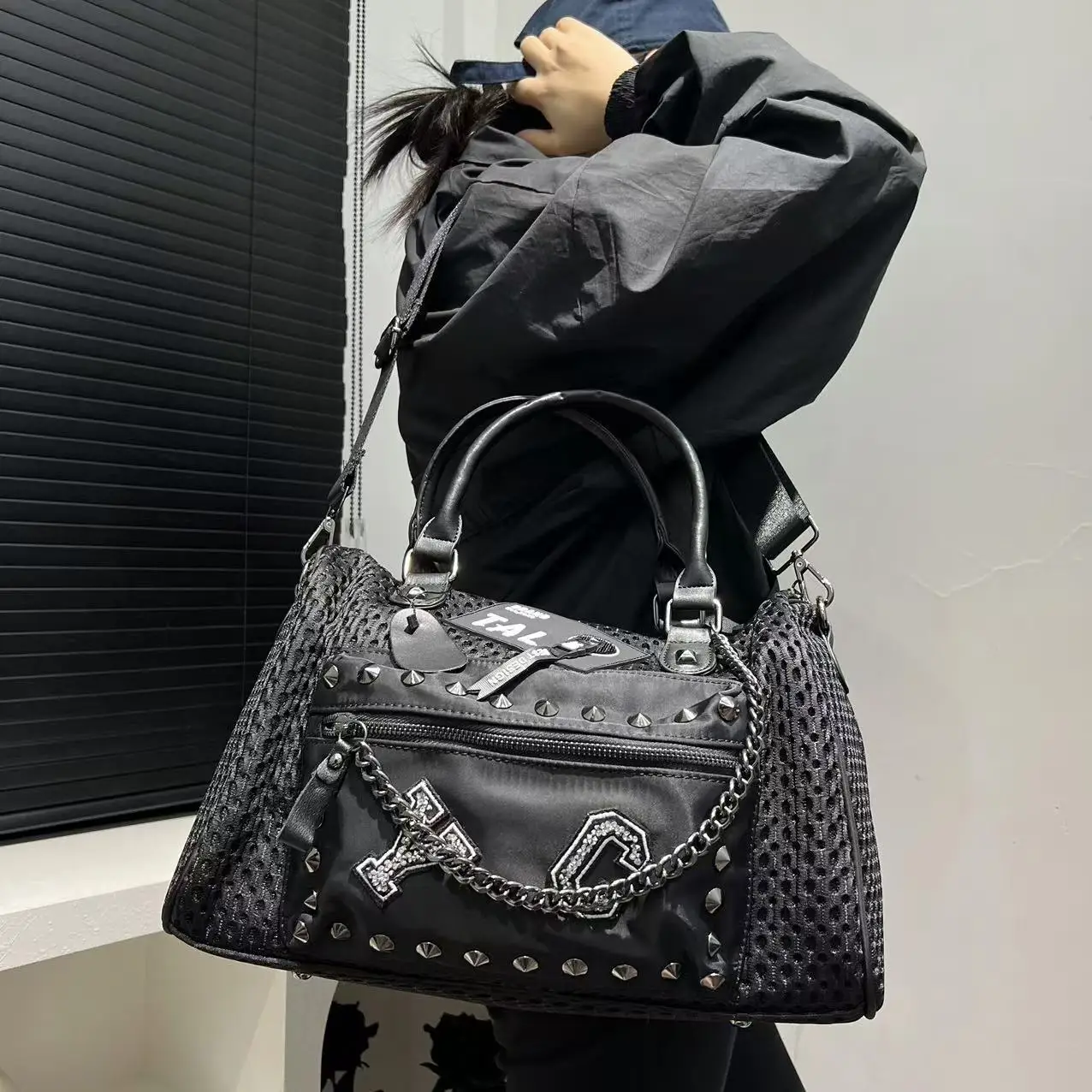 

Punk Style Chain Link Handbag Unisex Metal Rivet Splicing Shoulder Crossbody Bag British Style Nylon Material Daily Use