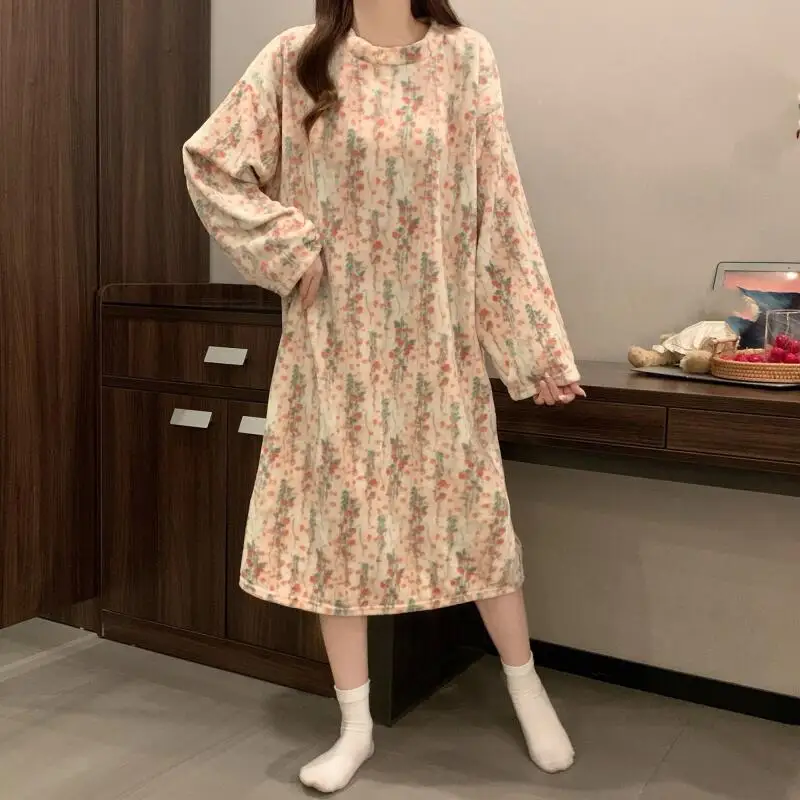 Frau Rundhals Gedruckt Flanell Pyjamas Mädchen Sexy Lose Schlaf Rock Lange Ärmeln Vier Jahreszeiten Hause Kleidung Nachthemd Neue