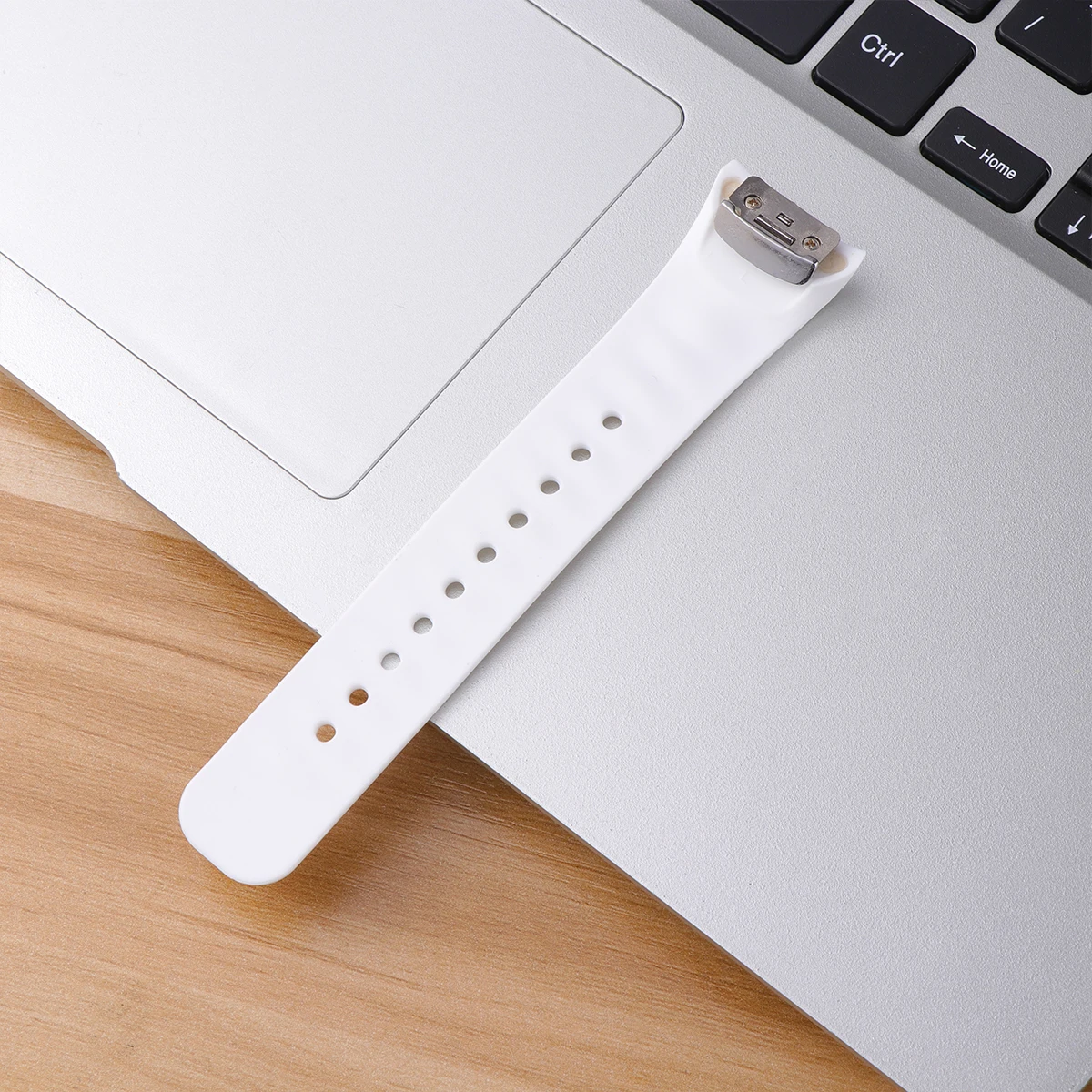 

Silicone Watch Strap Lightweight Durable Adjustable Size Soft Comfortable Sports Wear Fits Fitness Tracker Band Replacement