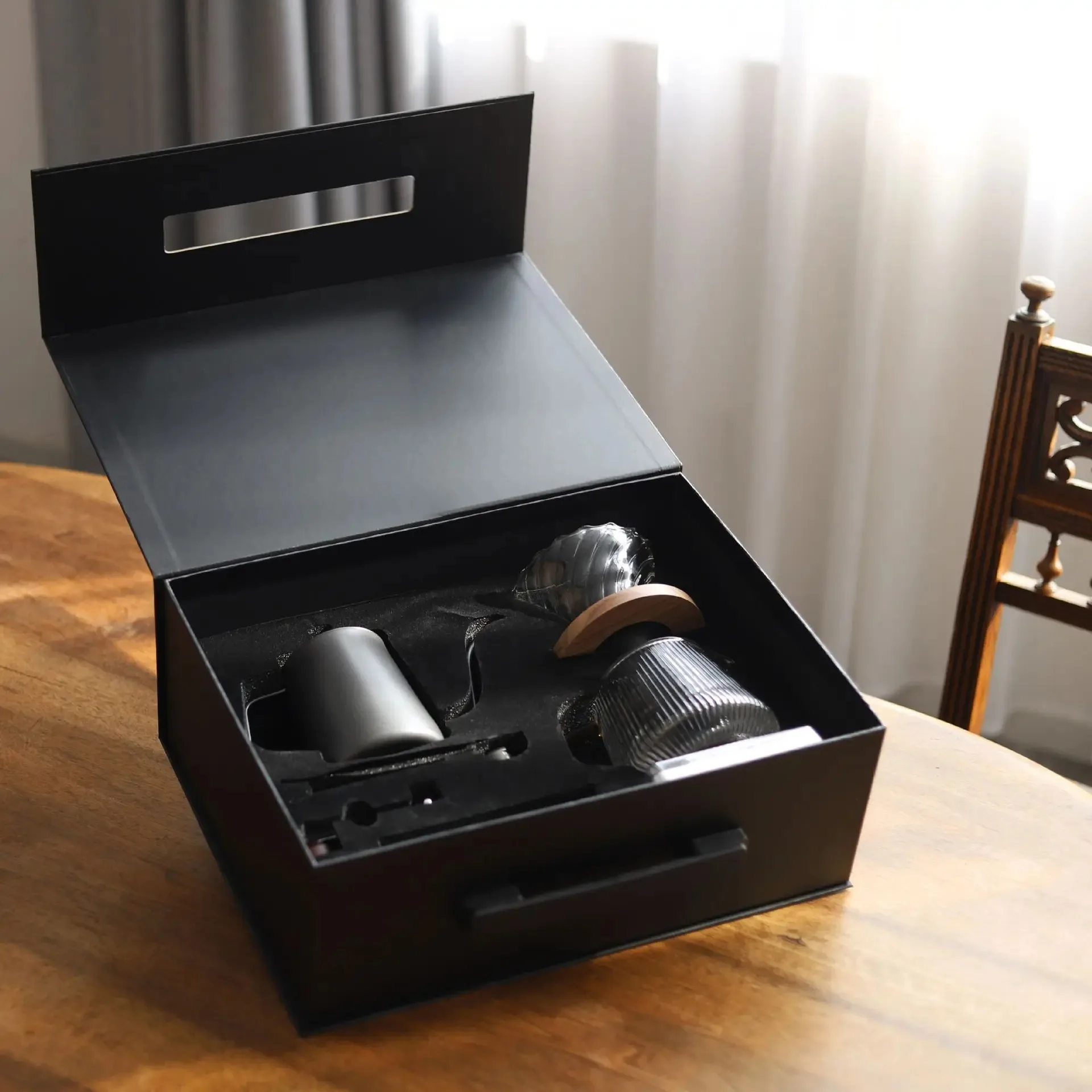 Hand Brewing Coffee Set, Hand Crank Bean Grinder, Hand Brewing Pot Gift Box, Outdoor Home Camping Full Set Sharing Pot in Stock.