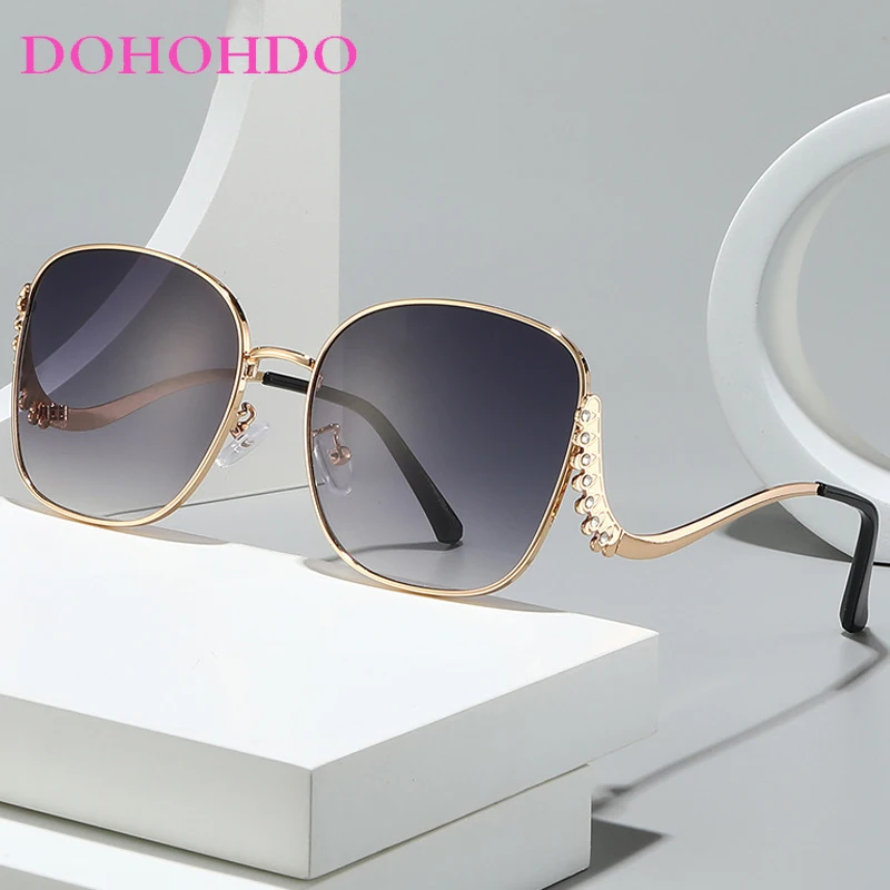 

Fashion Luxury Metal Imitation Diamond Square Frame Sunglass Women Male Brand Design Shades Summer Traveling Party Eyewear UV400