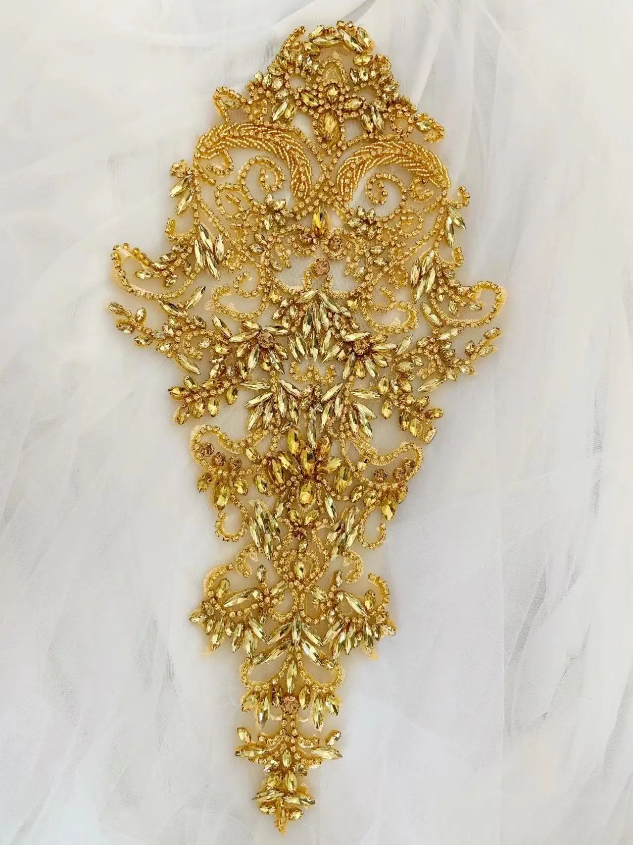 Patch di fiori di cristallo con perline francesi eleganti Applique in oro con strass pesanti per corpetto, moda, abito da sposa