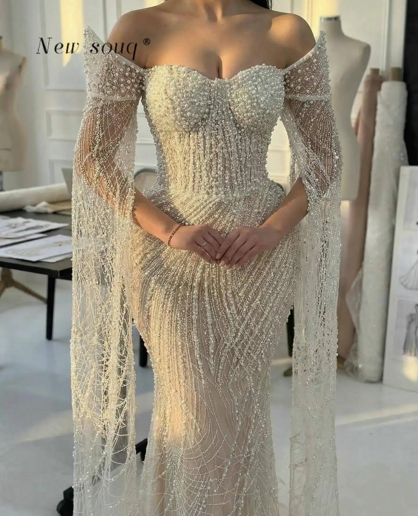 두바이 아랍 스타일 오프숄더 스위트하트 넥 진주 비즈 장식 머메이드 이브닝 드레스 맞춤형 정장 웨딩 리셉션 파티 가운