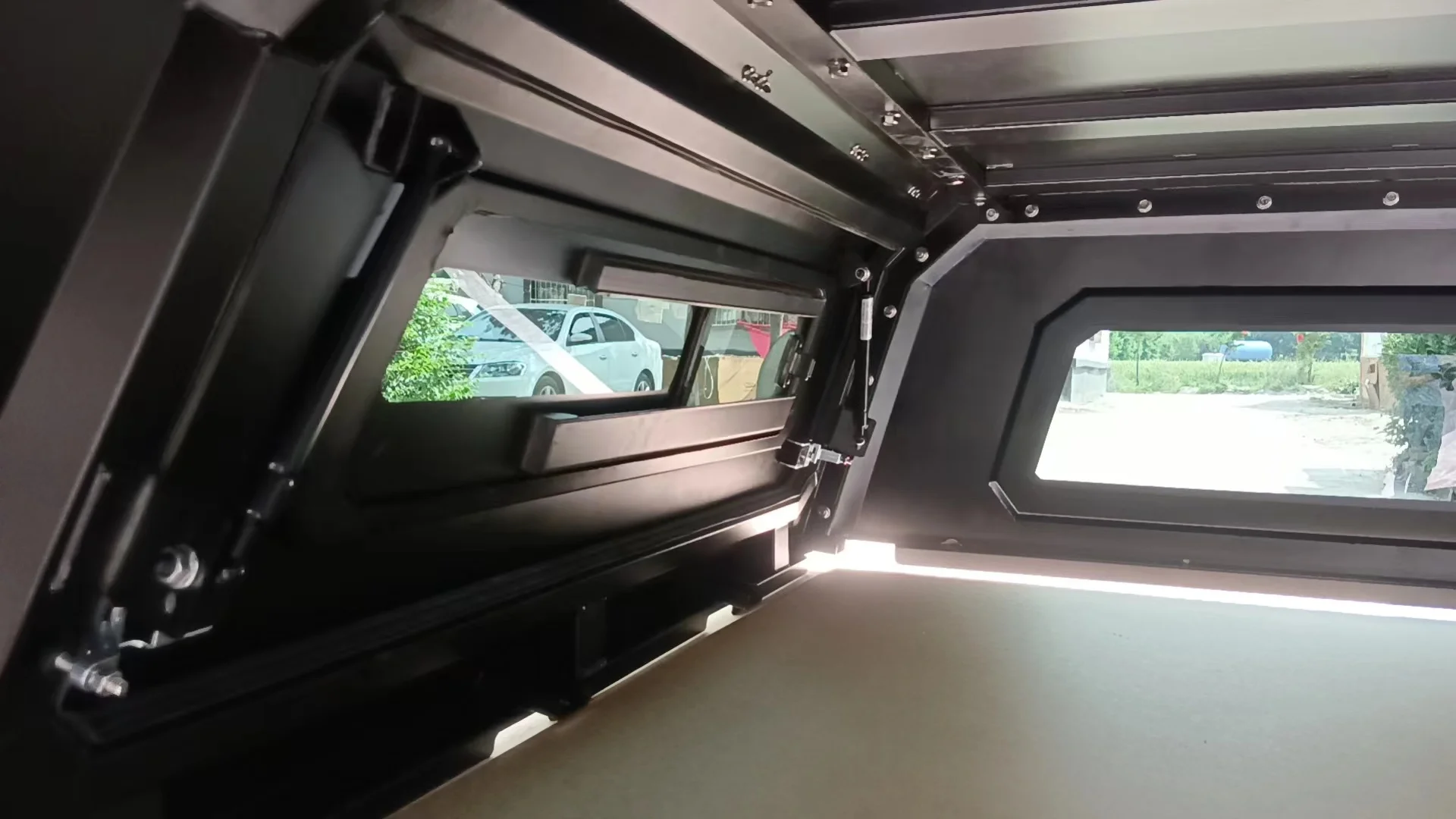 2026 Nissan Navara Heavy Duty Aluminum Alloy Waterproof 3-Door High Roof Pickup Truck Canopy Hardtop Topper Cap CamperShell 5