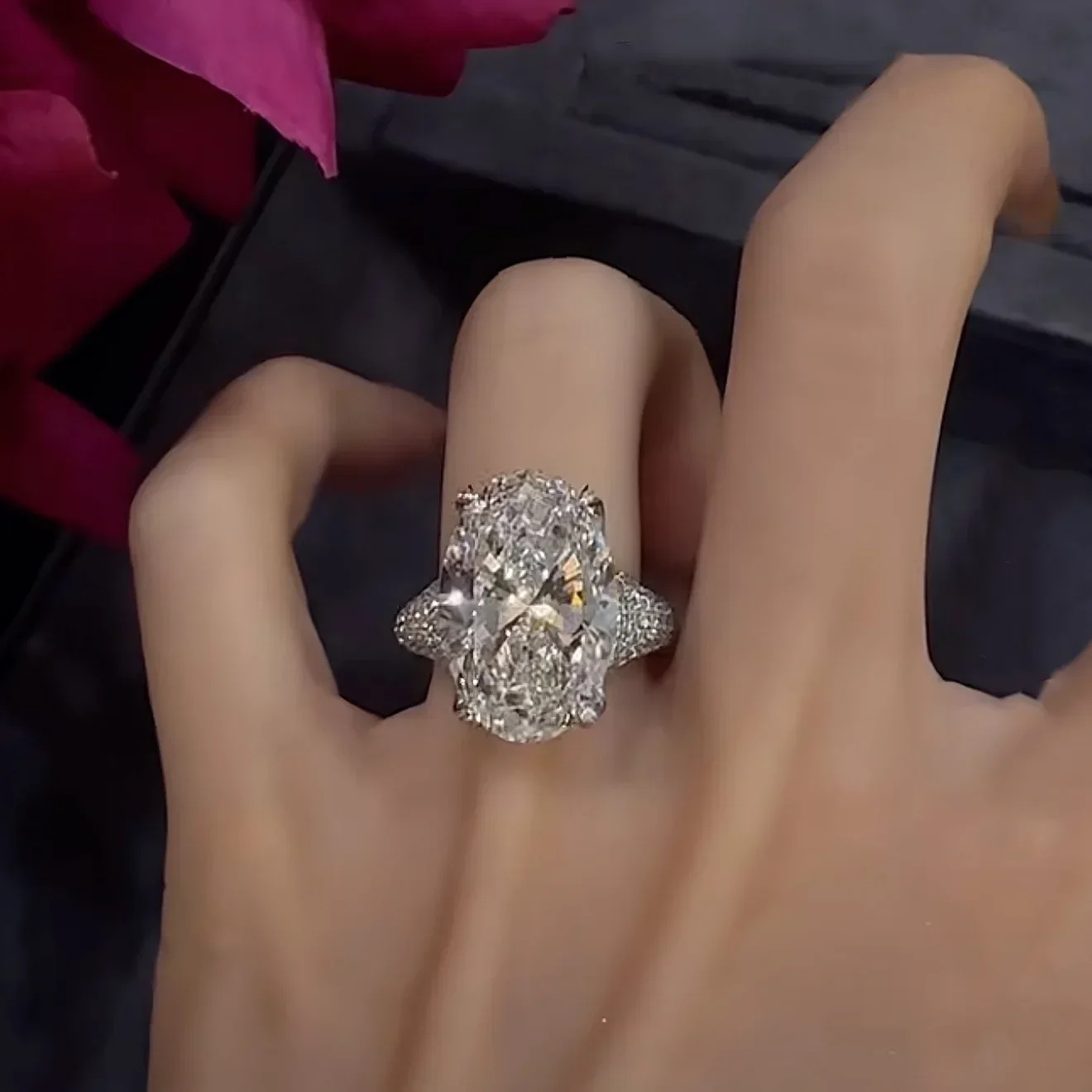 S925 Sterling Silver 925 Ring Luxury Fashion Floral Cut 10 Carat Shiny Egg Shaped Diamond Ring Chic Elegant Jewelry Gift