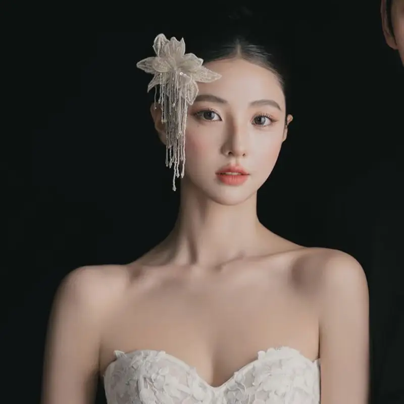

Французский хрустальный свадебный головной убор в стиле ретро с цветочной кисточкой, свадебные аксессуары для волос для невесты и старшего возраста