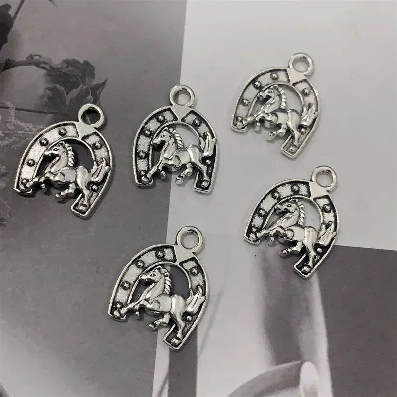 

100pcs Charms Horse Horseshoe 23x18mm Tibetan Silver Color Pendants Antique Jewelry Making DIY Handmade Craft