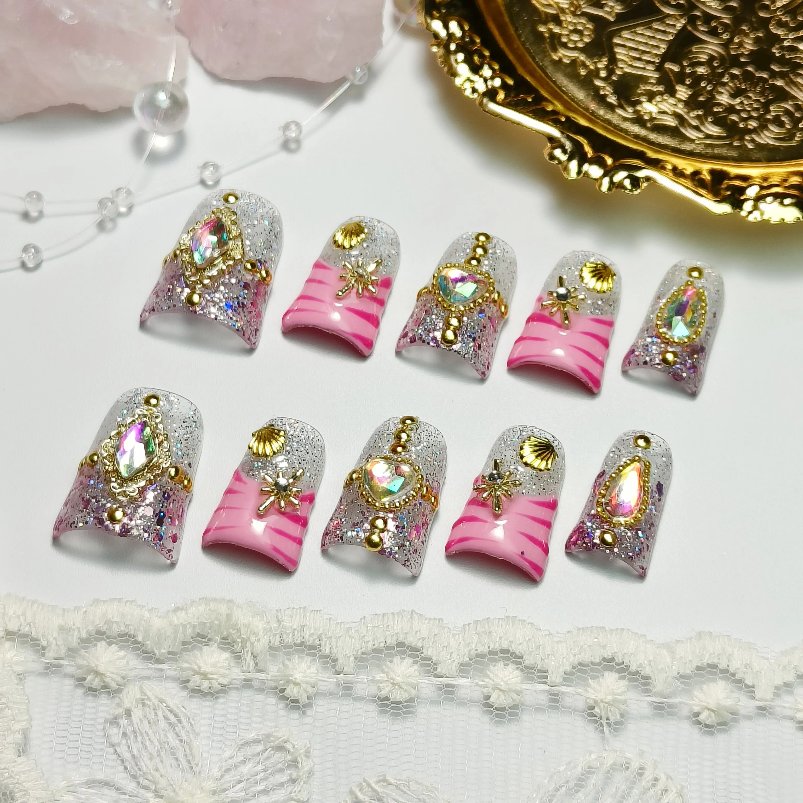 10 pezzi di unghie finte, stile fata di lusso, glitter rosa-argento, conchiglia e gemme, strass 3D, fatte a mano
