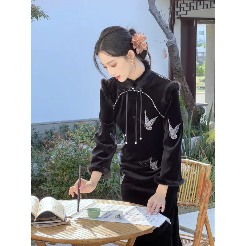 

Yourqipao Chinese Velvet Dress Long Sleeves Thicken Qipao Evening Dress Women New Year Party Gowns