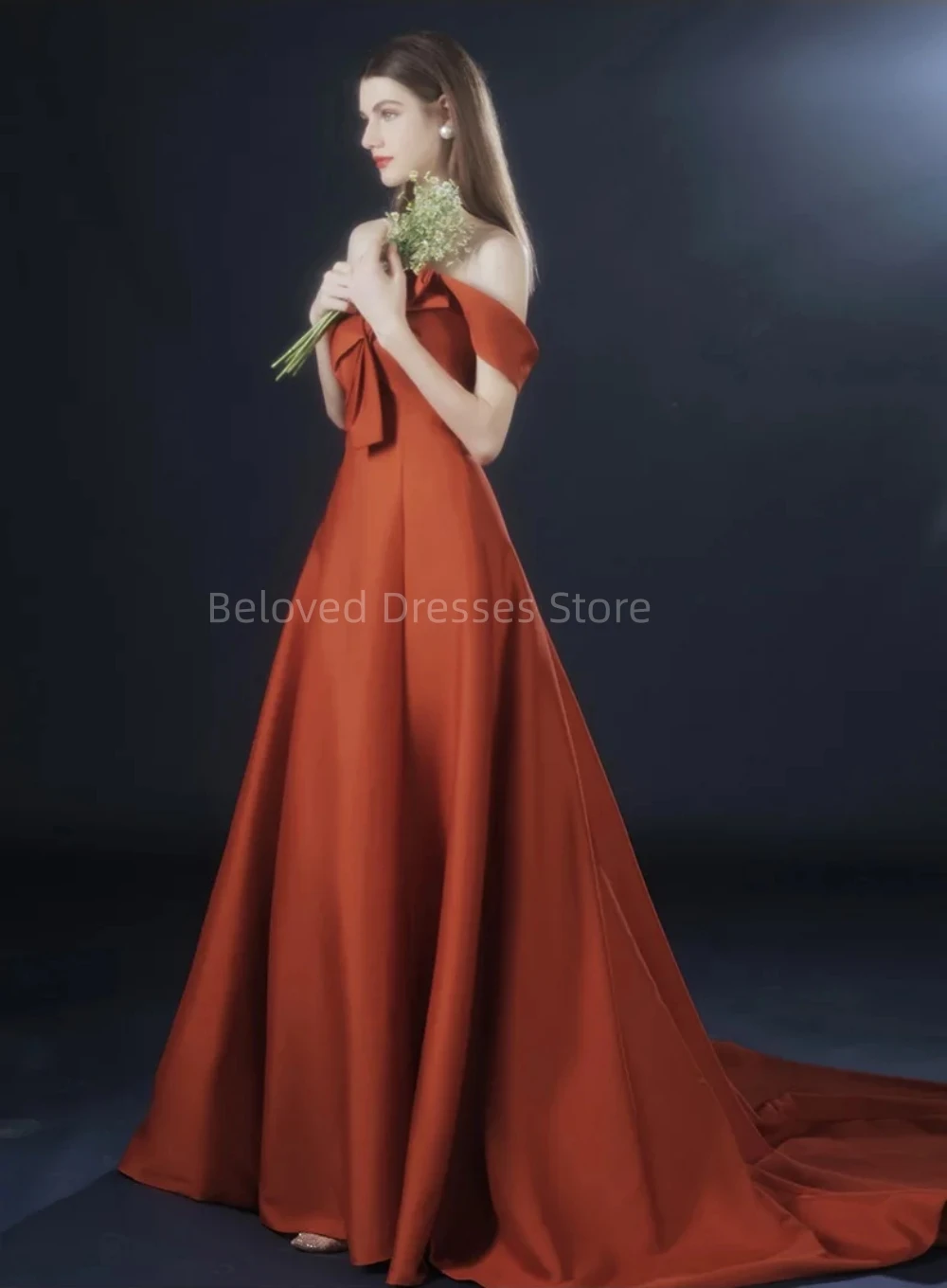 Elegant Boat Neck Satin Long Evening Dresses Brick Red Off the Shoulder A-Line Backless Celebrity Prom Gowns 2023 De Soriee