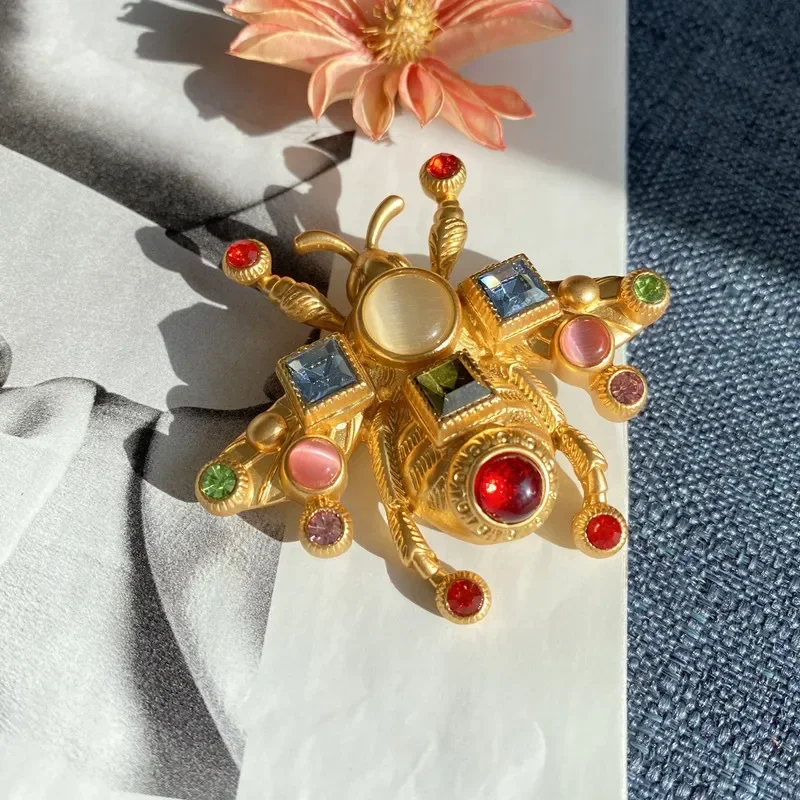 Vintage Heavywork Colorful Rhinestone Bumblebee Brooch – Luxury Bee Robot Pin for Coats & Jackets