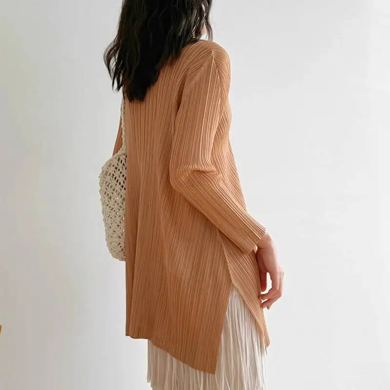 

New 2026 Spring Pleated Women's T-shirt High-End Casual V Collar Side Vent Design Mid Length Pullover Tops Chic 206UW