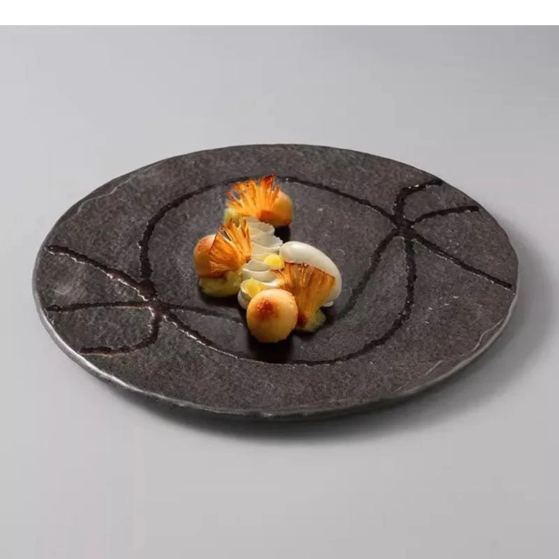 

Черная керамическая плоская тарелка с неправильной текстурой, ресторанный стейк, десерт, закуска, молекулярная посуда для приготовления пищи