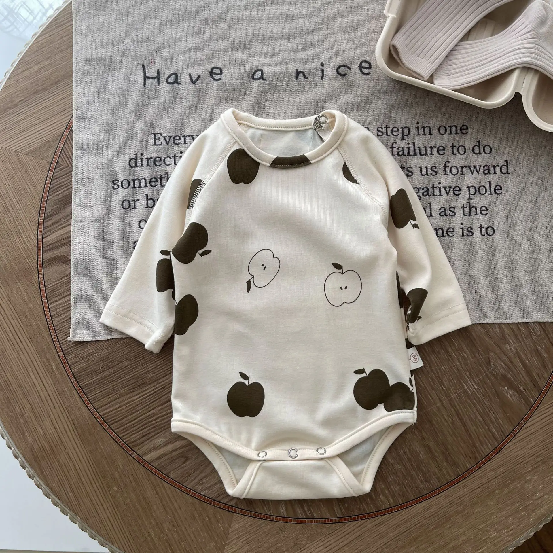 Miniainis Herfst Nieuwe Baby Bedrukte Appelbladeren Romper Meisjes Katoenen Afneembare Gesp Bodysuit Jongens Lange Mouw Jumpsuit Kleding