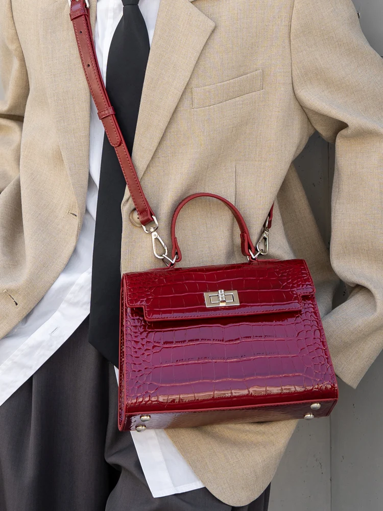 

High-End Crocodile Pattern Top Layer Cowhide Leather Crossbody Handbag Casual Women's Bag New 2025 Genuine Leather Bag