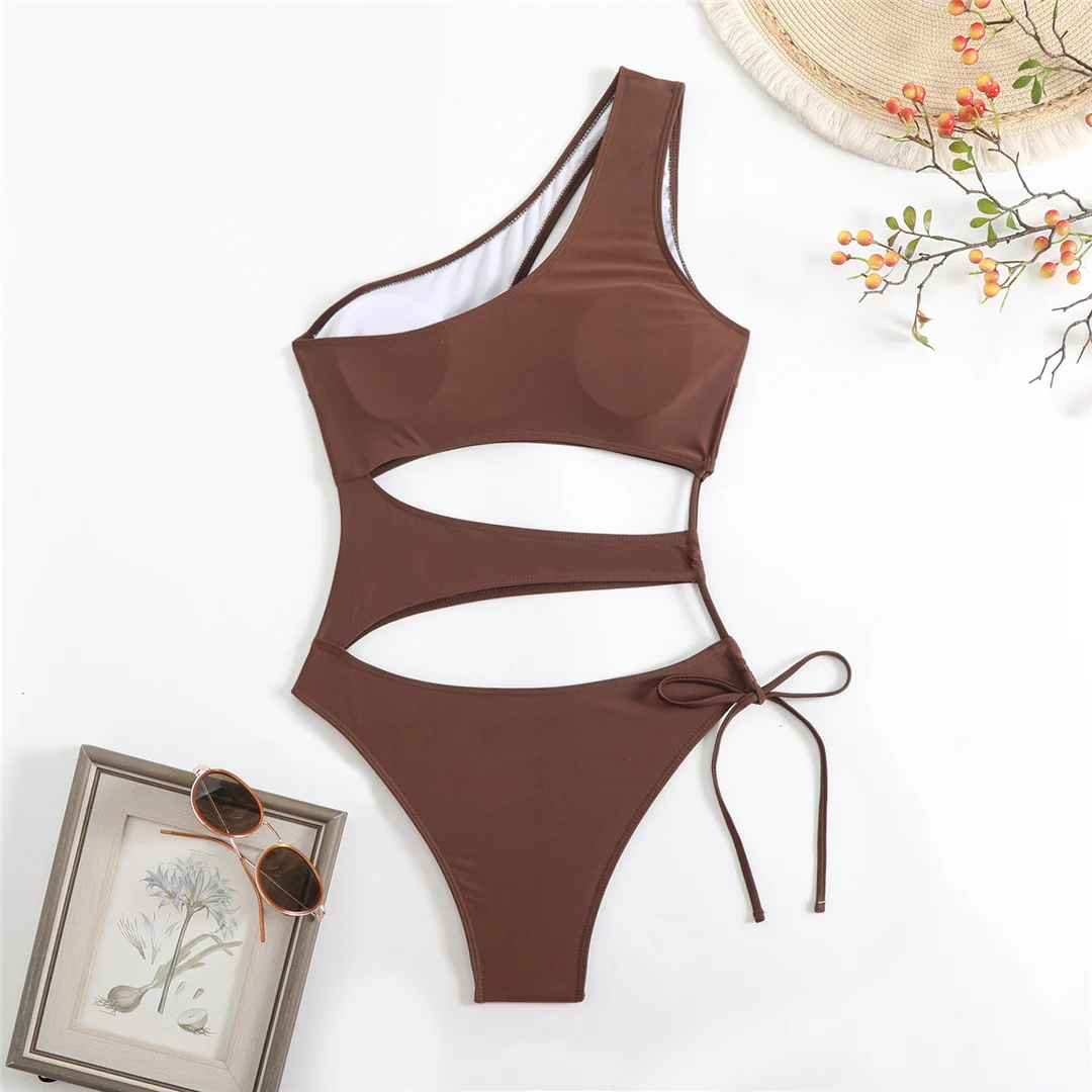 Asymmetrischer Badeanzug mit Cut-Outs und einem Schulterträger, einteiliger Badeanzug für Damen, Monokini mit hohem Beinausschnitt, Badebekleidung, Badeanzug, Modell V6254. – Detail 28