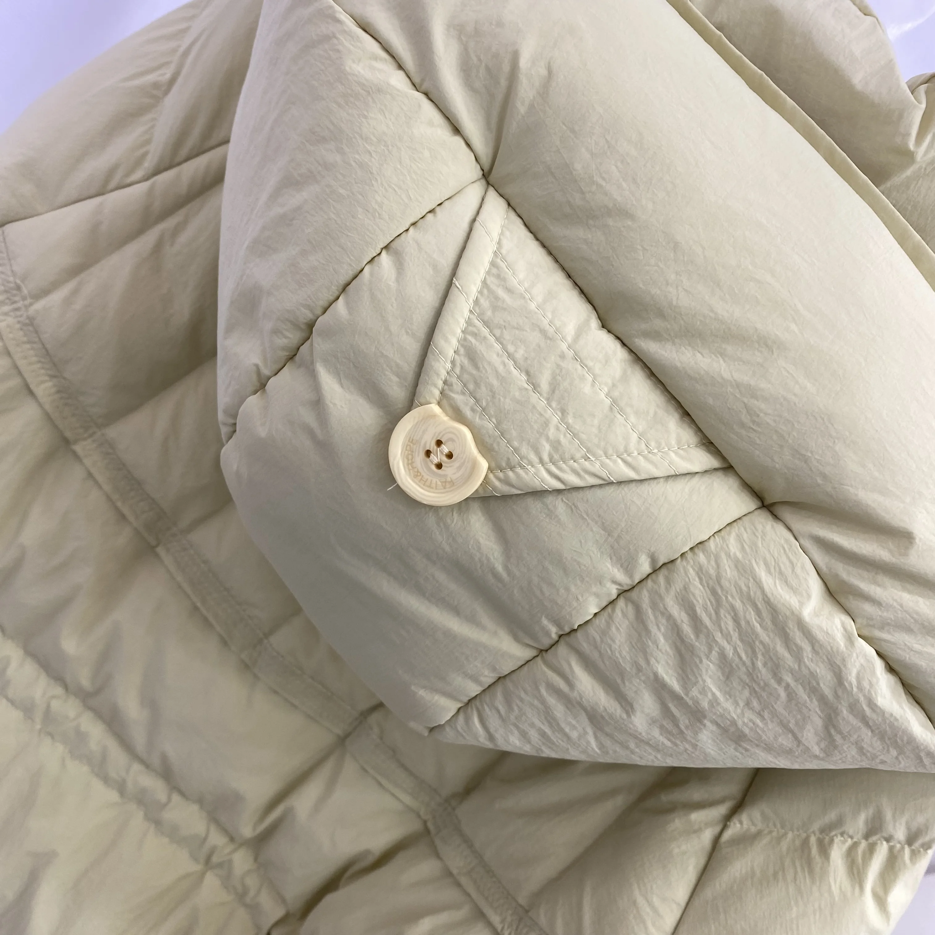 سترة نسائية شتوية جديدة لعام 2025 بغطاء للرأس وأكمام محبوكة دافئة وسترة بيضاء مقاومة للرياح #5