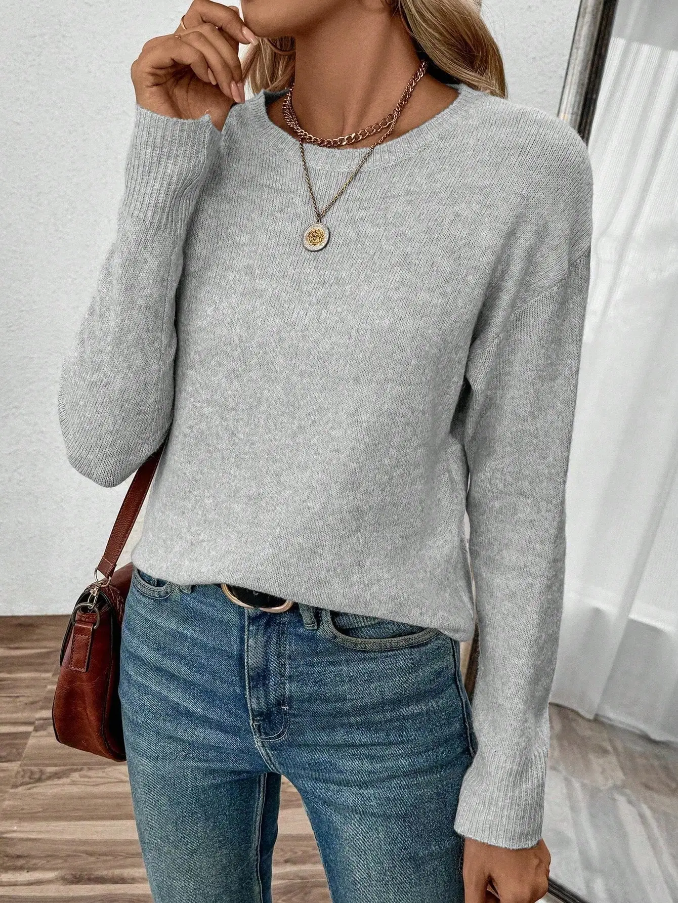 

Women's Loose Fit Round Neck Long Sleeve Oversized Knit Pullover Sweater for Fall Winter Casual Wear
