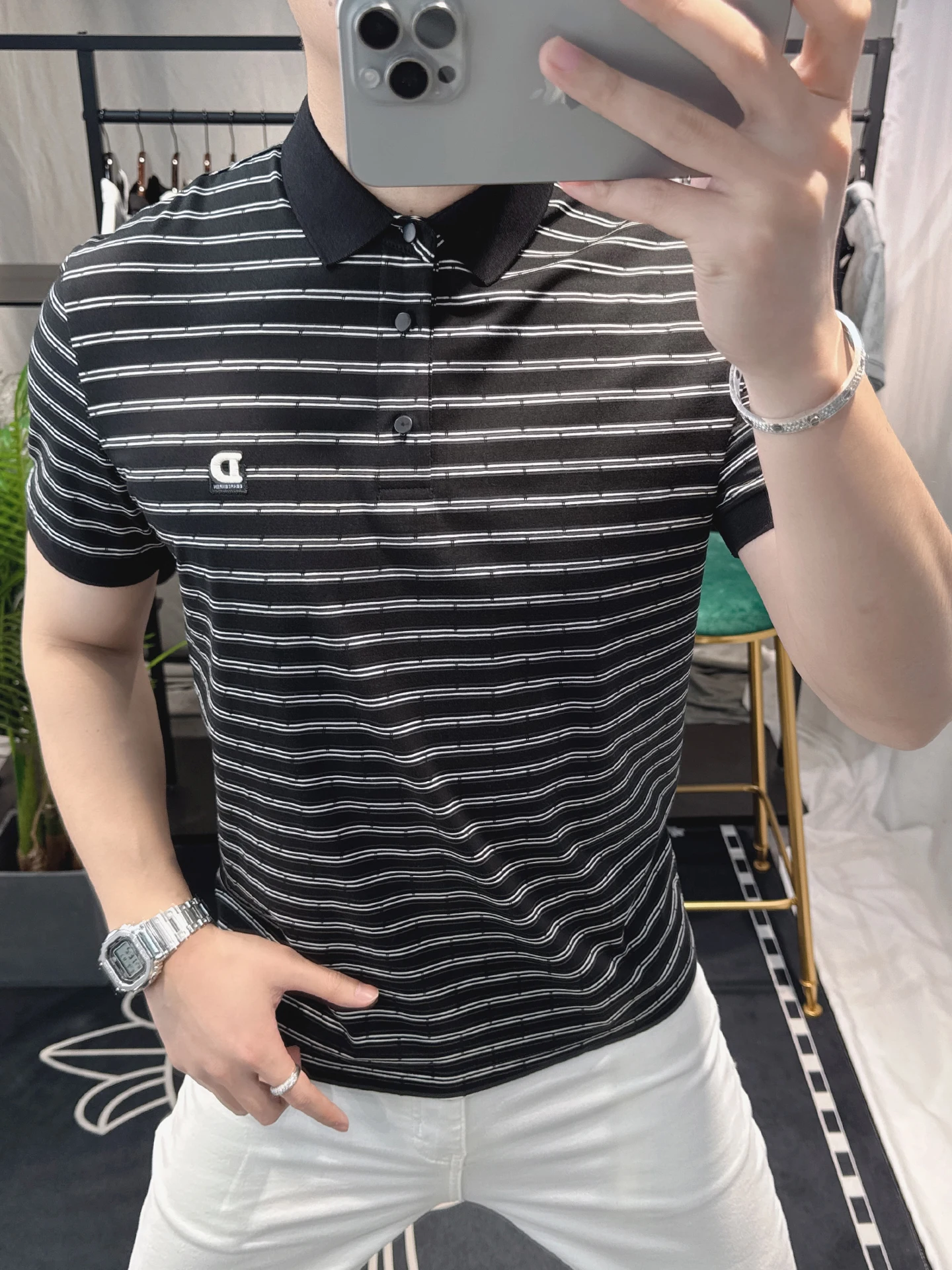 

Мужская полосатая рубашка с коротким рукавом, повседневная, с отложным воротником, летняя, новая модная модель, дышащая, впитывающая пот, мягкая и комфортная.