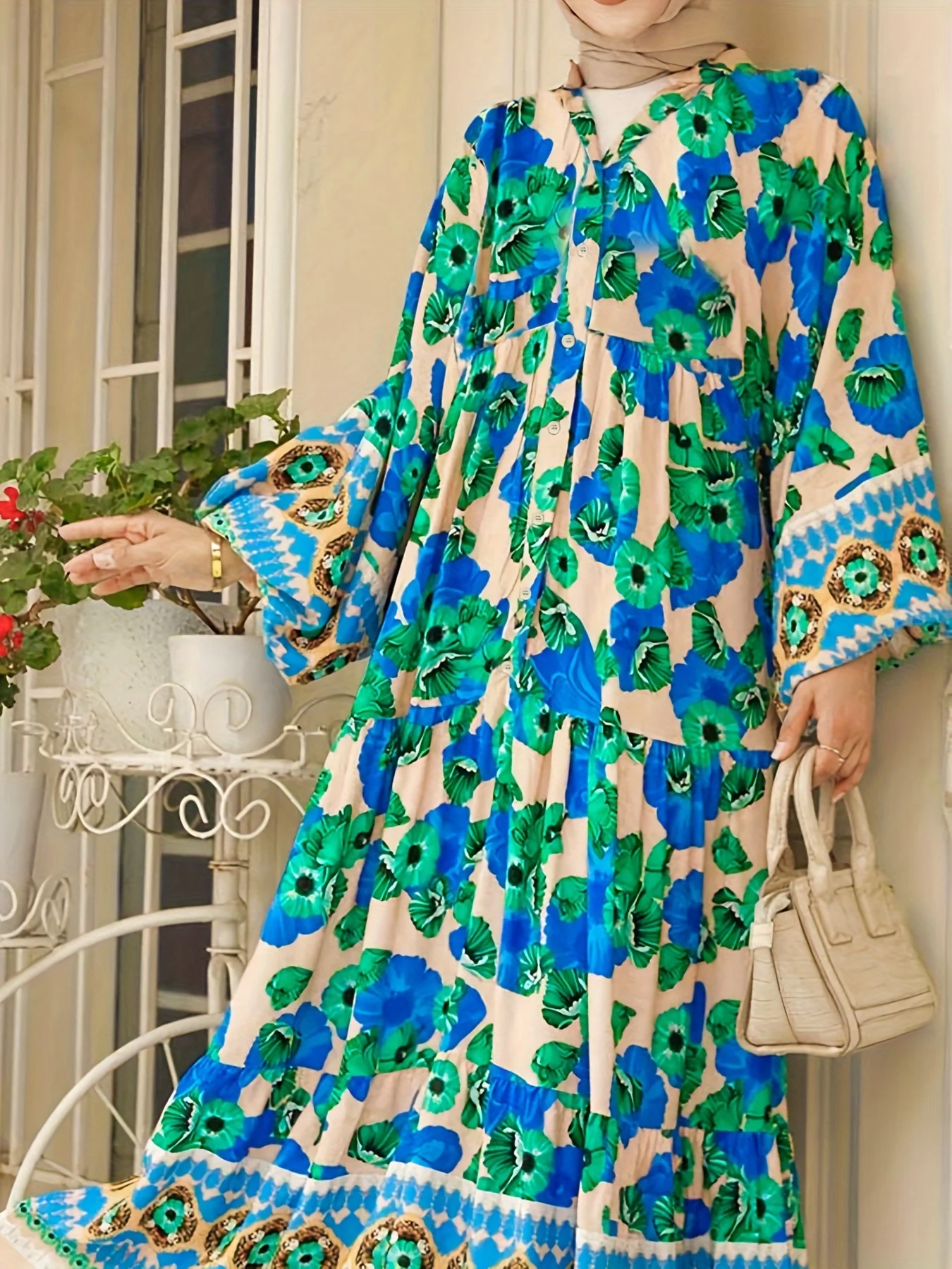 

Женское праздничное платье больших размеров с v-образным вырезом и этническим принтом