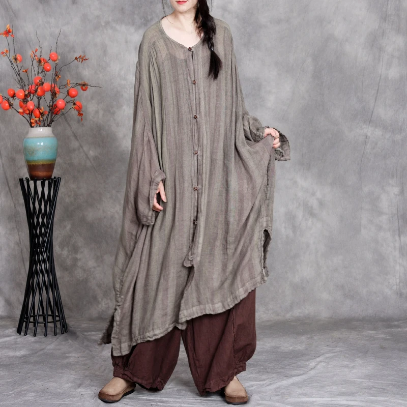 

Серый полосатый женский длинный плащ больших размеров, однобортное дизайнерское пальто с длинным рукавом, тонкая ветровка, модная верхняя одежда