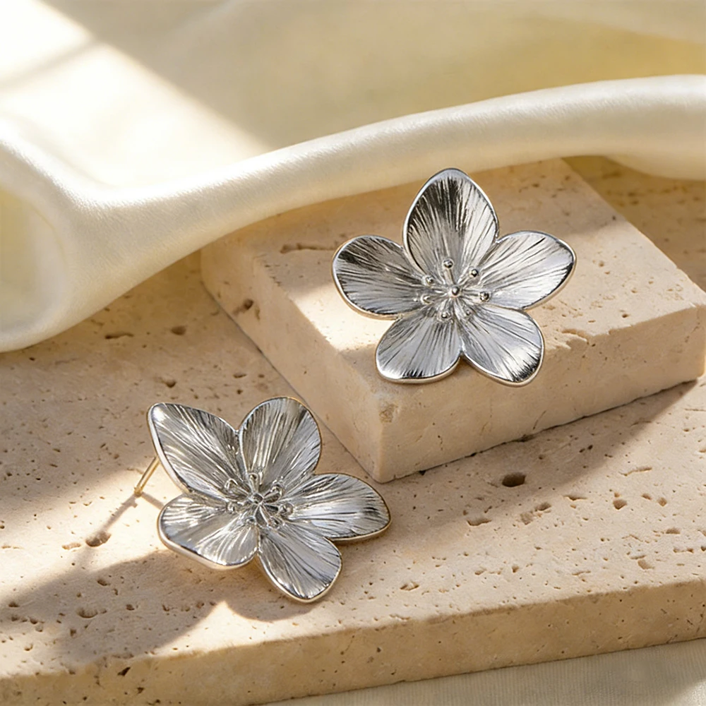 

Elegant Silver Plated Flower Stud Earrings for Women Vintage Textured Floral Ear Studs Party Jewelry