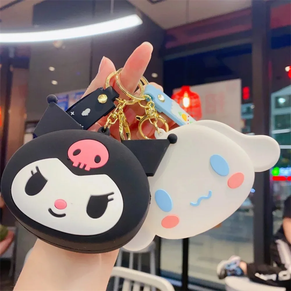 

Брелок Hello Kitty Sanrio, кошелек Kuromi Melody Cinnamoroll, кошелек для монет, губная помада, наушники, кабель для передачи данных, органайзер, сумка, брелок для ключей, игрушки