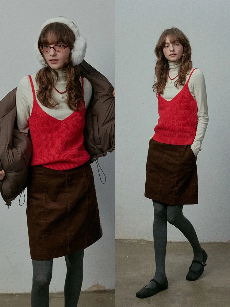 

Красный вязаный жилет с V-образным вырезом для женщин, базовый слой, TNIT 2024, осень-зима, корейский стиль, однотонный, укороченный