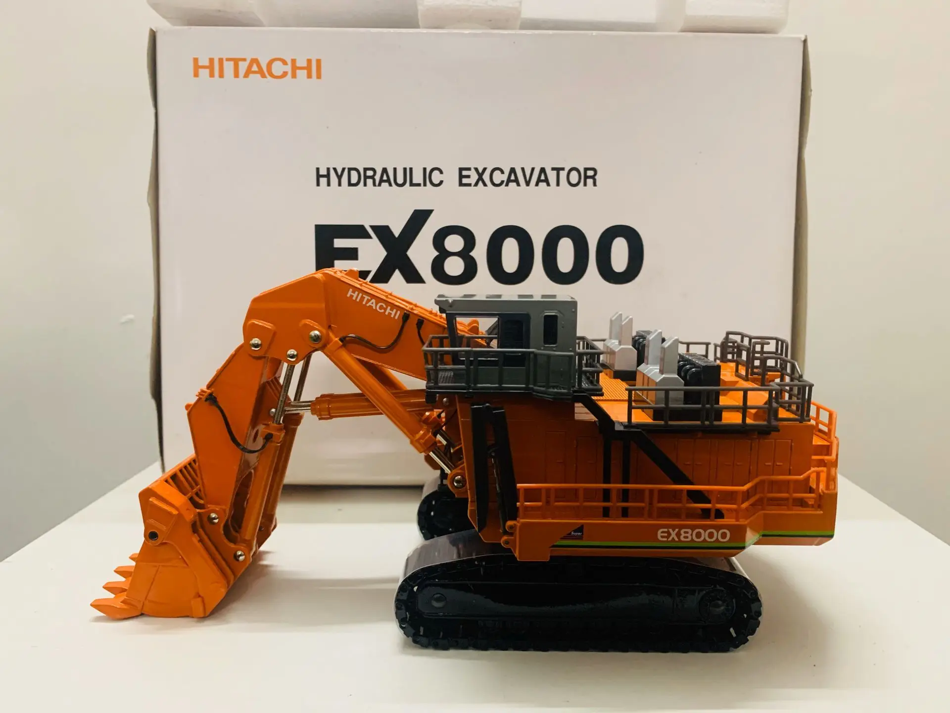 

EX8000 Hydraulic Excavator Shovel 1/87 Scale Die-Cast Construction Machinery