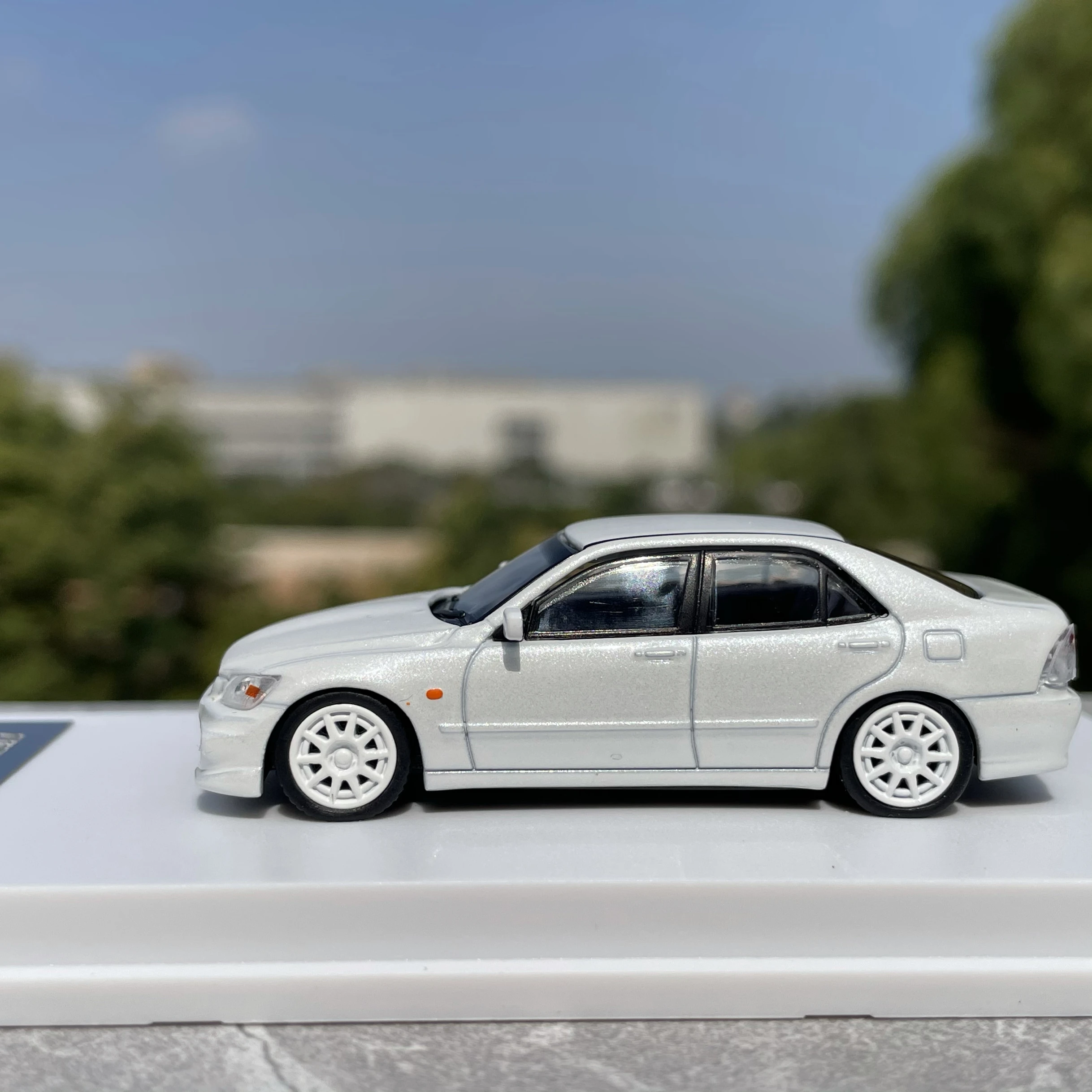 Pressofuso in scala 1:64 JDM Lexus IS Terra Shark Modello di auto in lega Giocattolo da collezione Regalo Souvenir Display Ornamento