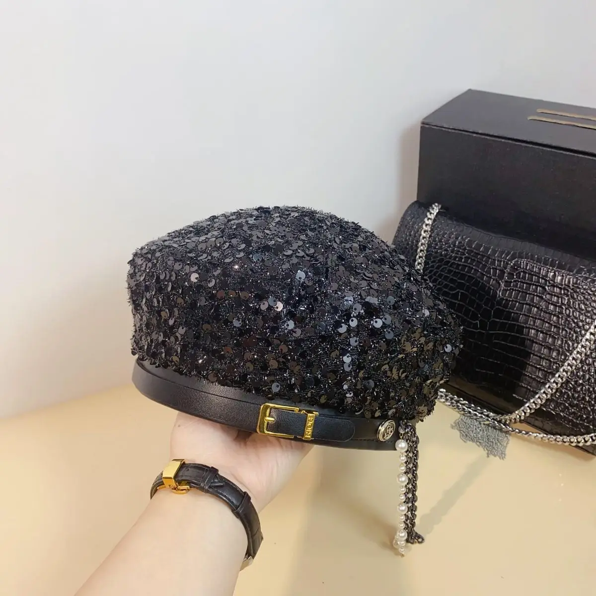 

Hat, Black Chain, Sparkling Diamond Sequins, High-end Beret, Elegant Painter Hat for Spring and Autumn Travel, Female