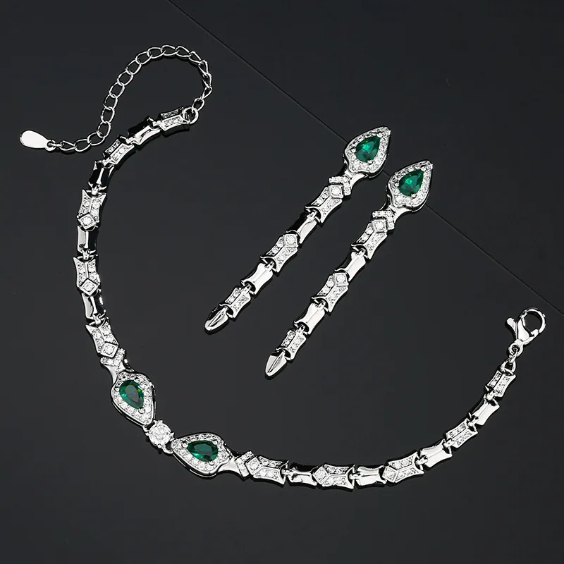 

Fashion High-End SenseS925Silver Needle Bracelet Emerald Zircon Women's Earrings