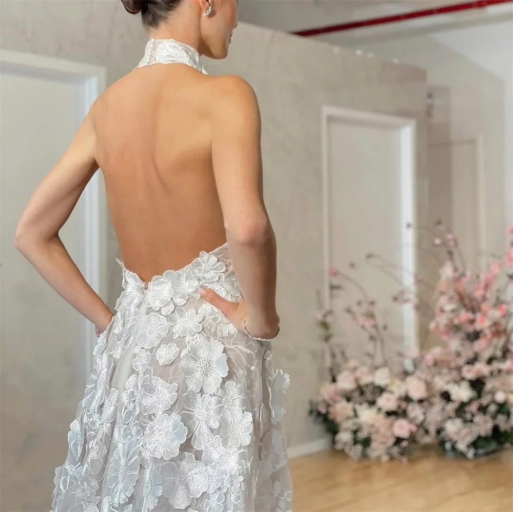 Abiti da sposa con scollo all'americana bianco personalizzato Tokyo Abiti da sposa senza maniche con strascico di corte senza schienale Abiti da sposa a trapezio con fiori