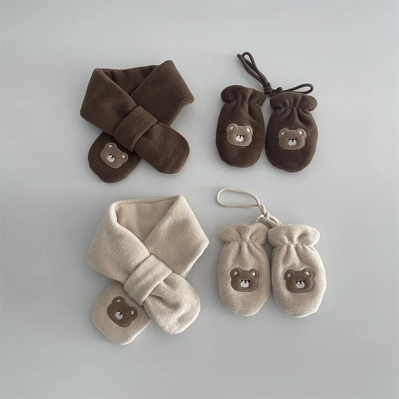 أطفال شتاء دافئ القفازات وشاح 2 قطعة مجموعة 2-5 سنوات الفتيات يندبروف الباردة برهان الدببة الضخمة Ins نمط لطيف الطفل الرقبة