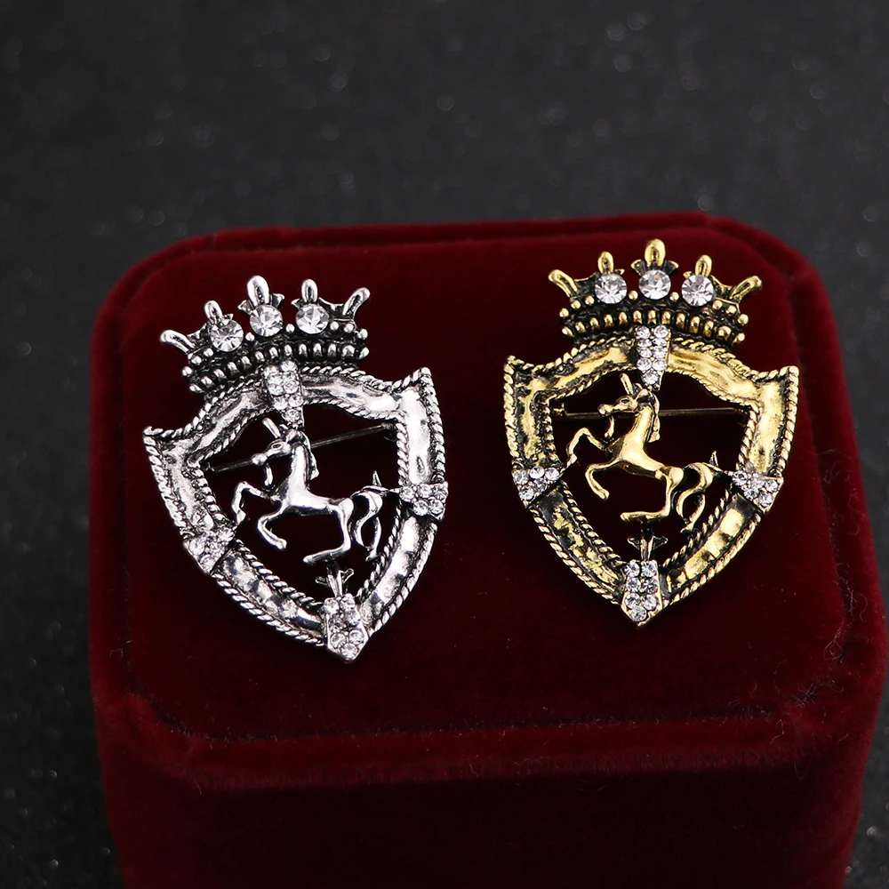 New Vintage Rhinestone Small Crown Prancing Brooch for Men's Suit Corsage Horse Lapel Pin Badge Clothing &amp