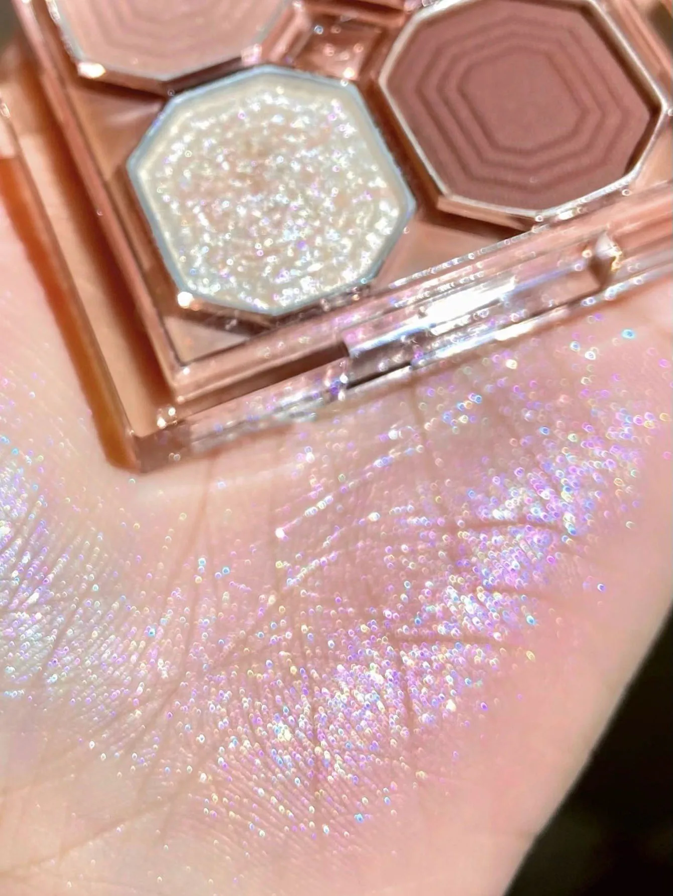 DIKALU 4색 아이섀도 펄 매트는 메이크업을 쉽게 지울 수 없는 학생들의 데일리 메이크업에 화사한 보석 아이섀도 트레이