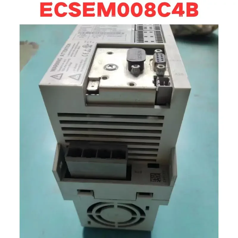 Подержанный инвертор ECSEM008C4B протестирован нормально