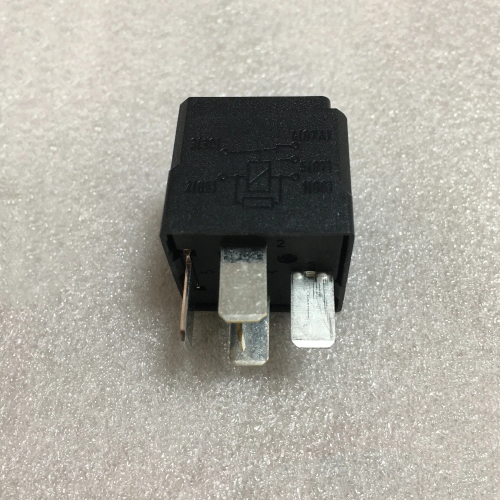 

6679820 Magnetic Relay Switch Replacement for Bobcat Loaders A220 A300 A770 T140 T190 T250 T300 T320 S130 S150 S160 S175 S185