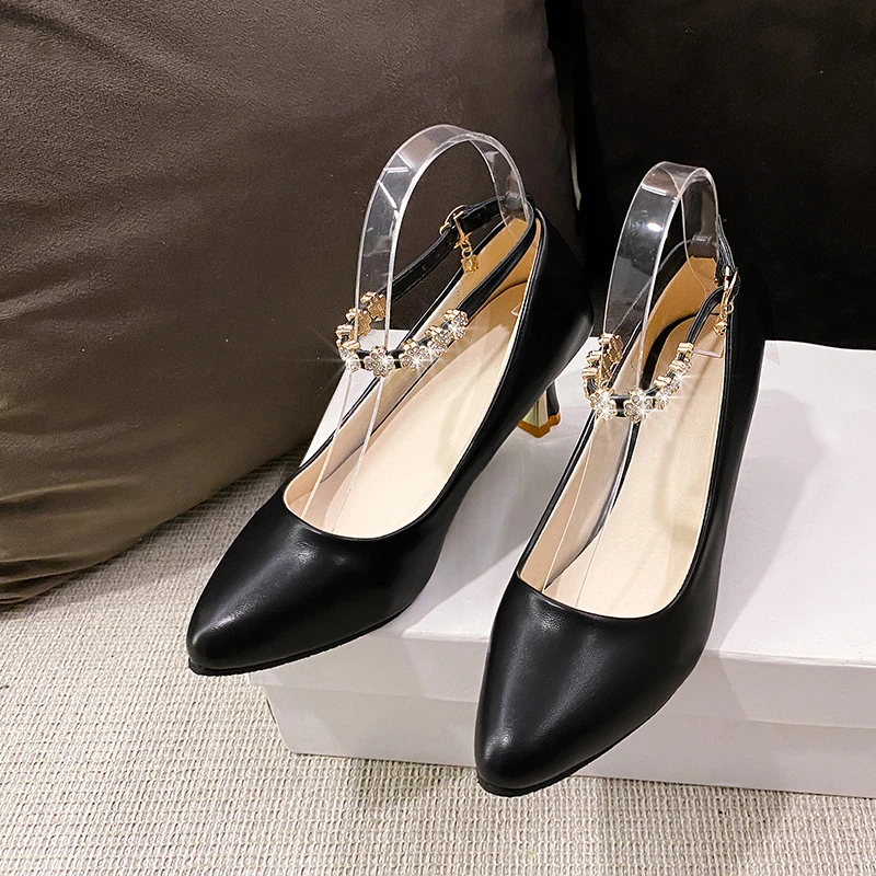 حذاء نسائي بكعب عالٍ لموسم الربيع والخريف بكعب سميك مريح حذاء نسائي أنيق بكعب عالٍ بإبزيم لطيف