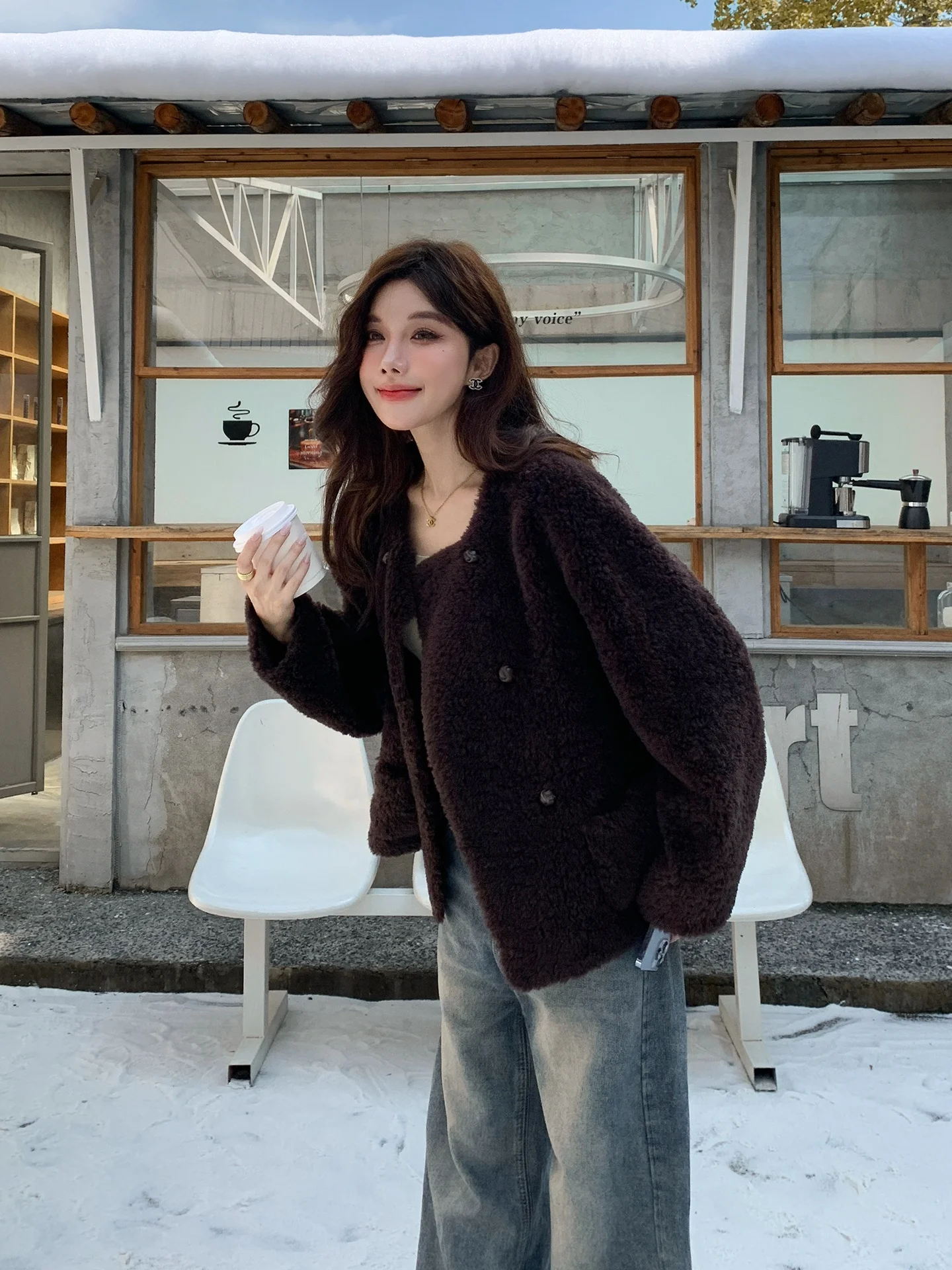 

Женская короткая шуба из овчины с круглым воротом, бархатная, новая, теплая, универсальная, зимняя верхняя одежда, повседневная, с длинными рукавами