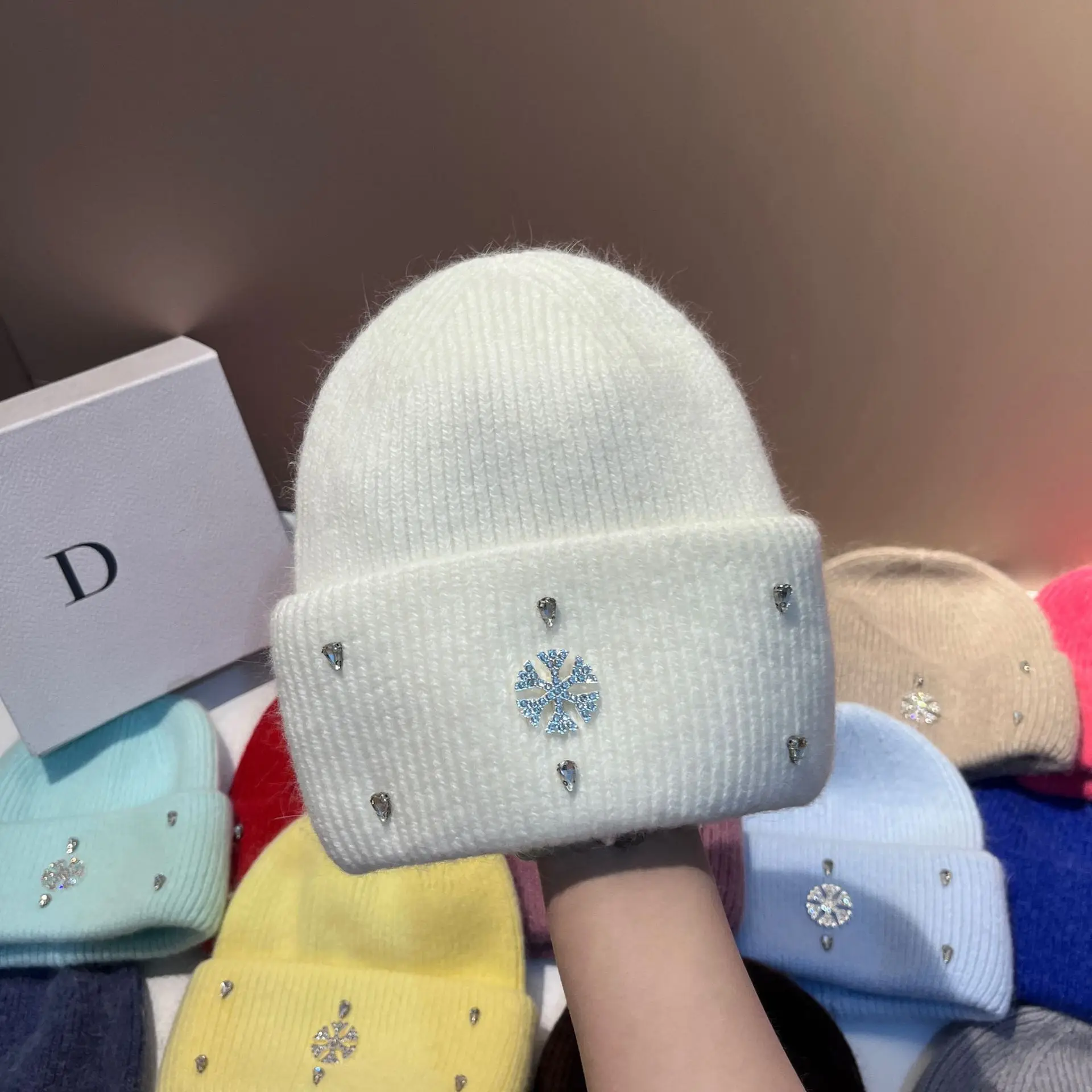 Winter Keep Warm Snowflake Rabbit Fur Knitted Caps Women's Fashionable Water Droplet Studded Diamond Ear Protection Pullover Hat